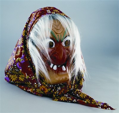 Hexenmaske 6 mit Kopftuch und Haar
