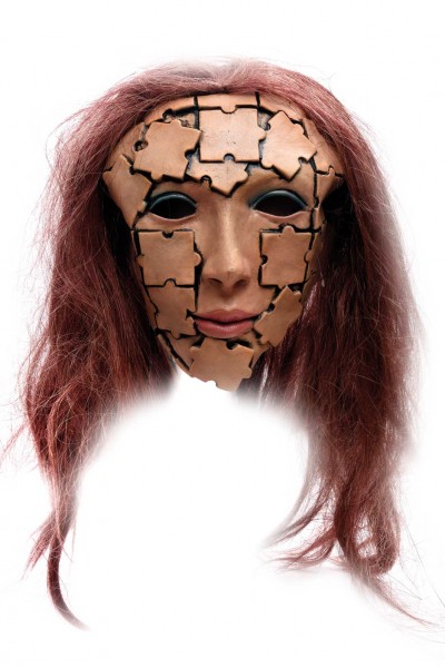 Maske Frau aus Puzzleteilen